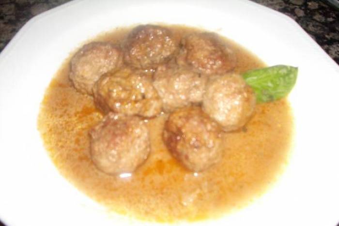 Albóndigas en salsa de bajas calorías
