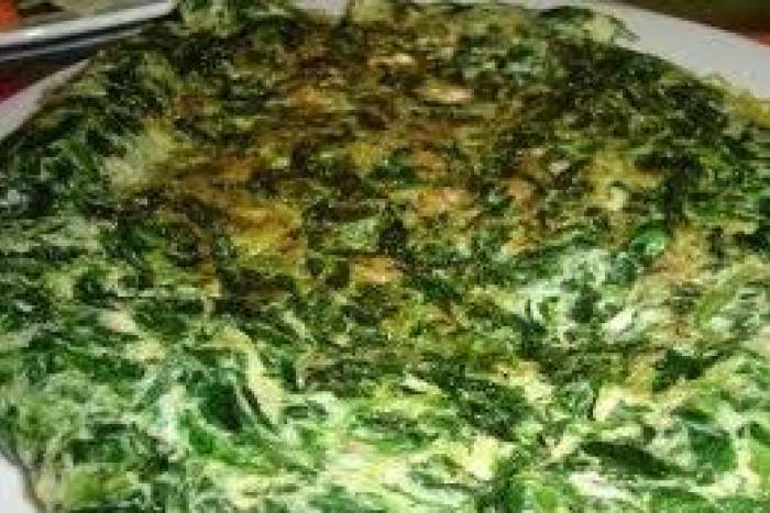 Tortilla de acelgas al ajillo