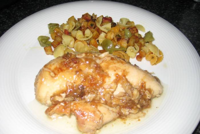 Pechugas de pollo con cebolla caramelizada