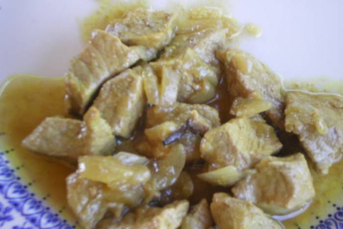 Lomo de cerdo con curry y clavo