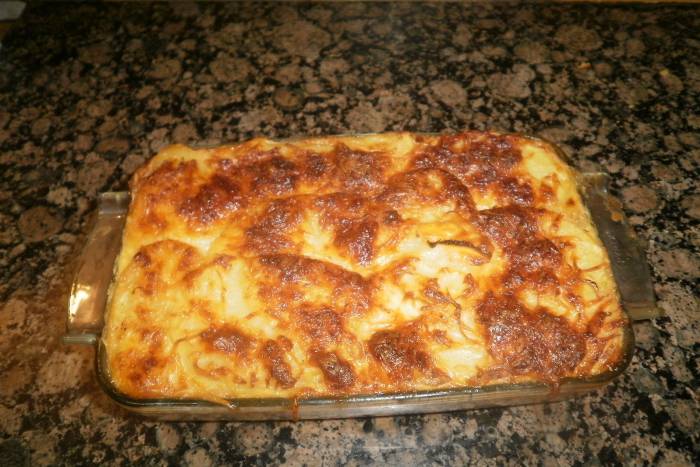 Pastel de patatas y cebolla