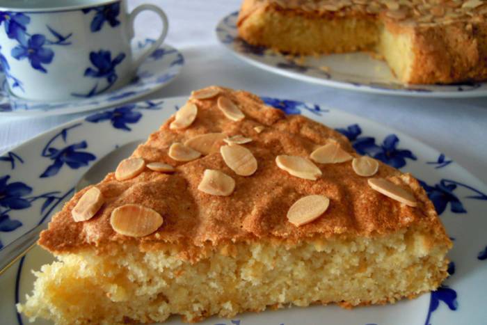Tarta de almendras aromatizada sin harina