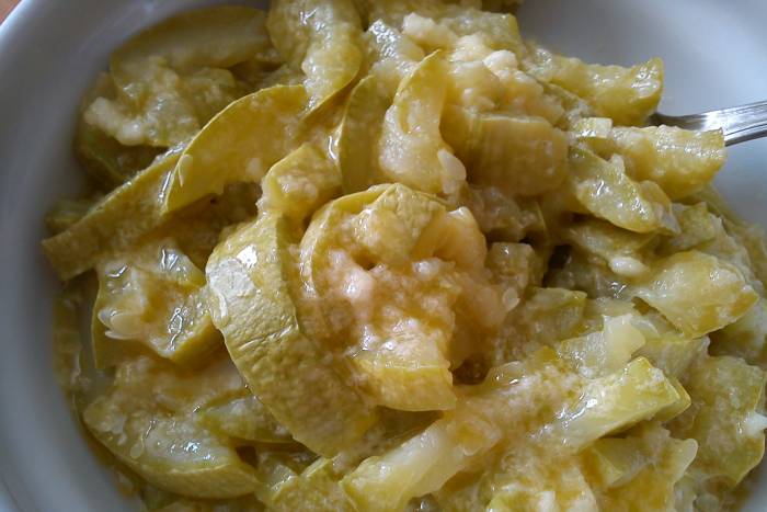 Calabacines al ajillo
