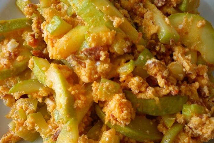 Revuelto de calabacín con chorizo