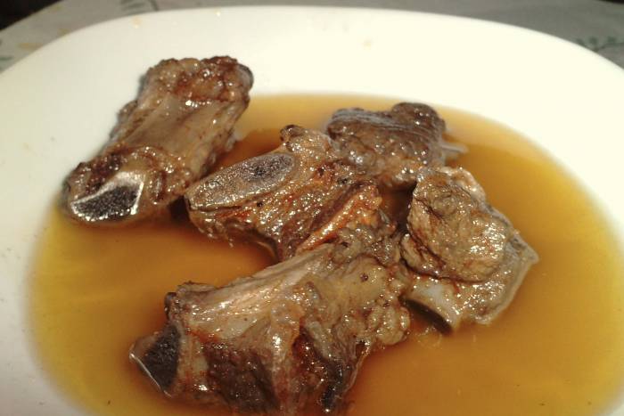 Costillas adobadas en aceite
