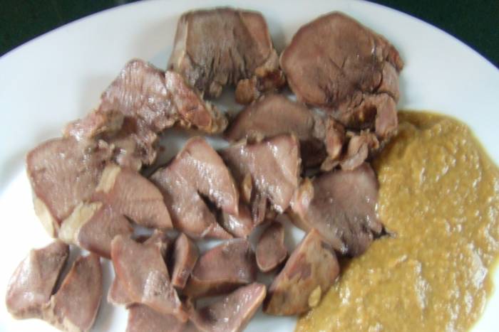 Lengua de ternera en salsa