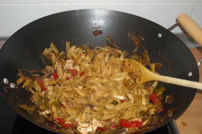 Wok de pollo y verduras