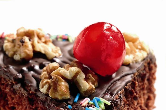 Pastel de chocolate con nueces