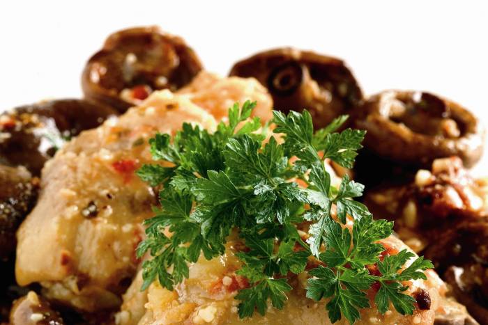 Manitas de cerdo guisadas