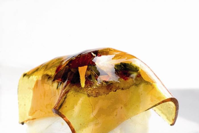 Bacalao con patatas, alioli de manzana y transparencia de miel