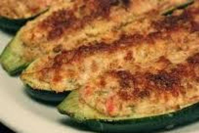 Calabacines rellenos de atún