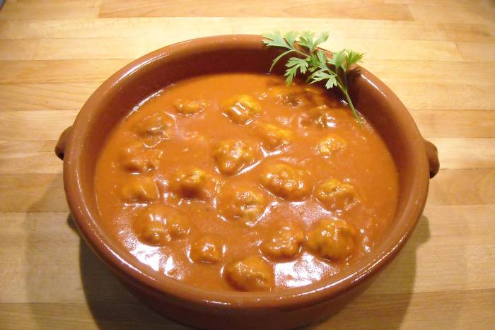 Albóndigas en salsa de tomate