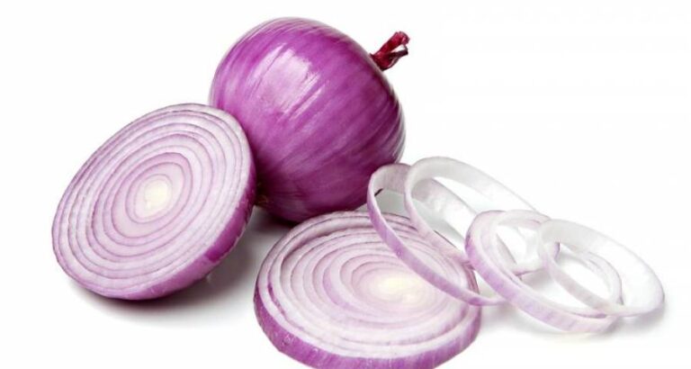 Pelar cebollas y chalotas