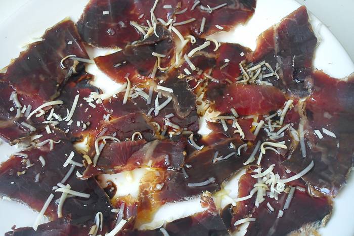 Carpaccio de cecina para el que pasea con marta