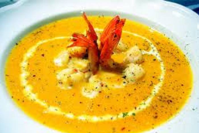 Crema de verduras y gambas