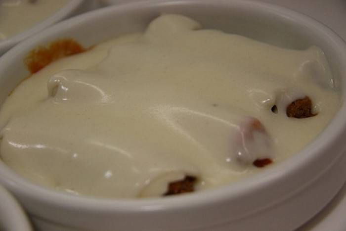 Canelones con atún, huevo duro y tomate