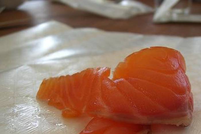 Canapés de espárrago con salmón y queso philadelpia