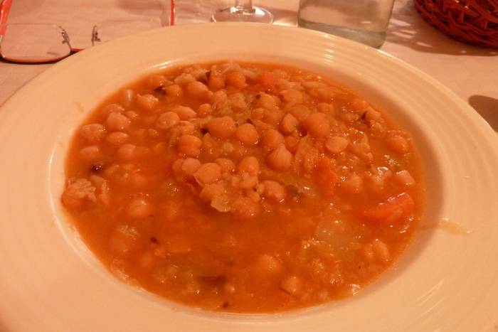 Garbanzos con berza