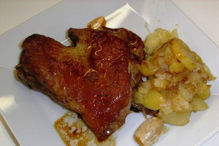 Cordero al vino blanco