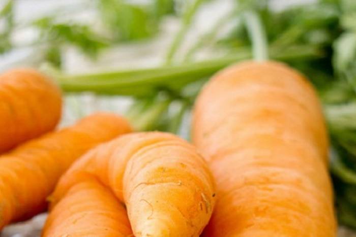 Arvejas guisantes y zanahorias glaseadas