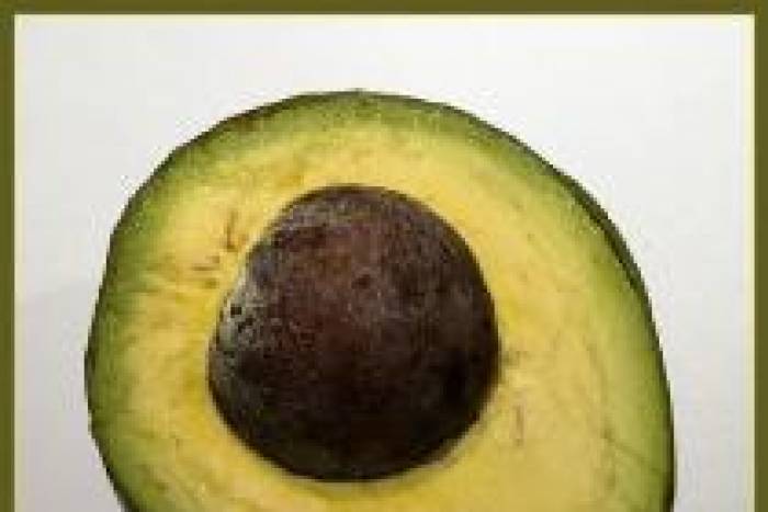 Aguacate relleno de marisco