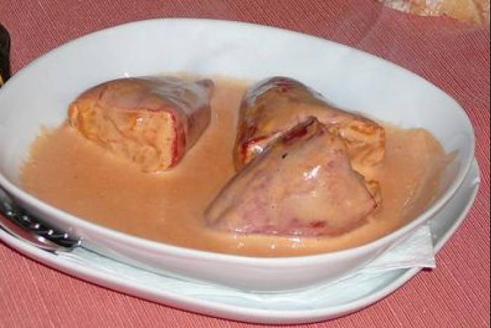 Pimientos de piquillos rellenos de surimi