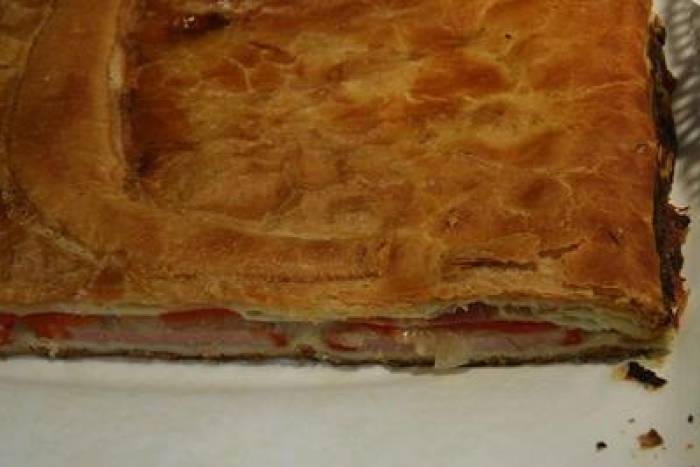 Empanada de dátiles y bacon