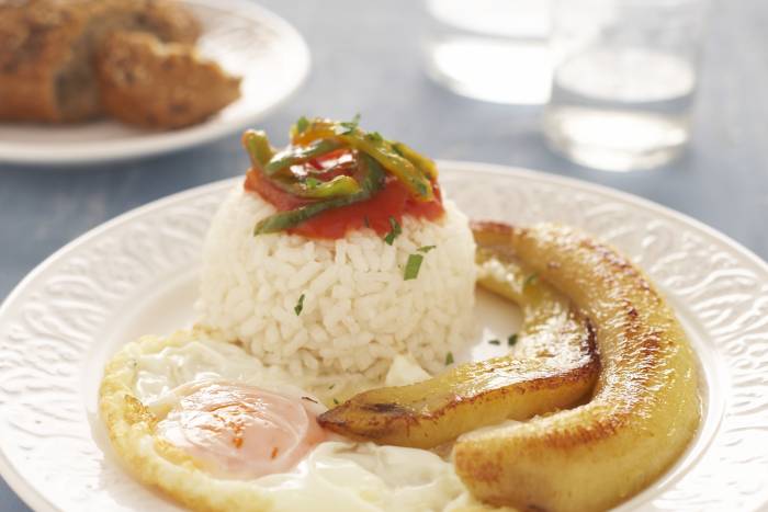 Arroz a la cubana con plátano