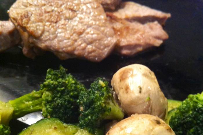 Verduras rápidas al vapor con esencias de ajo y perejil