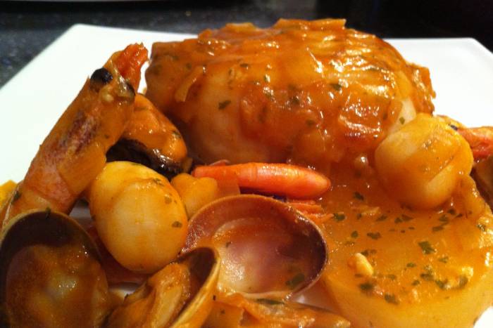 Lomos de merluza a la marinera