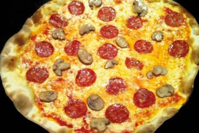 Pizza pepperoni