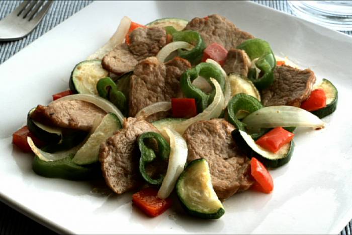 Solomillo de cerdo salteado con verduritas