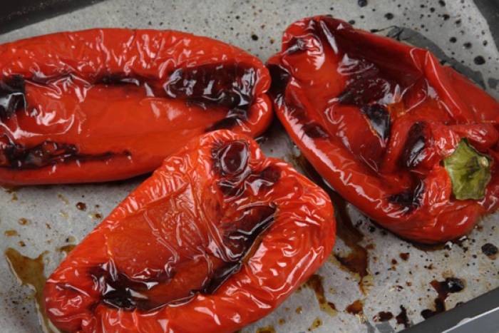 ¿sin brasas para asar los pimientos?
