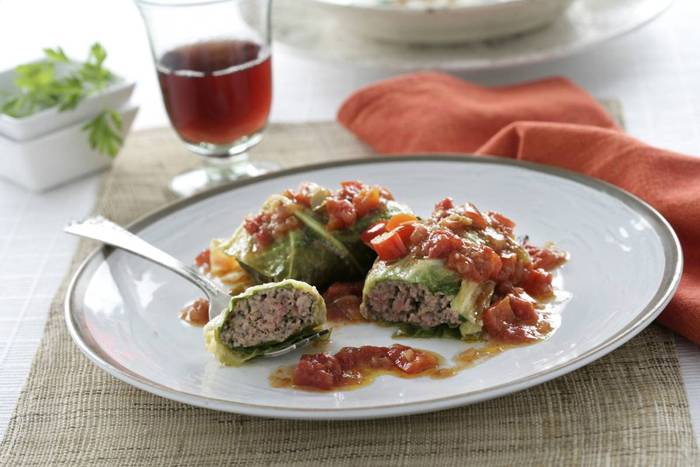 Rollitos de col rellenos de carne