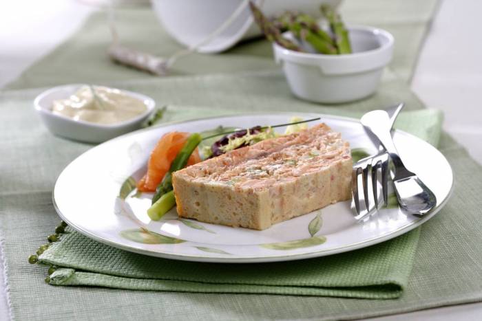 Pudin de salmón con espárragos