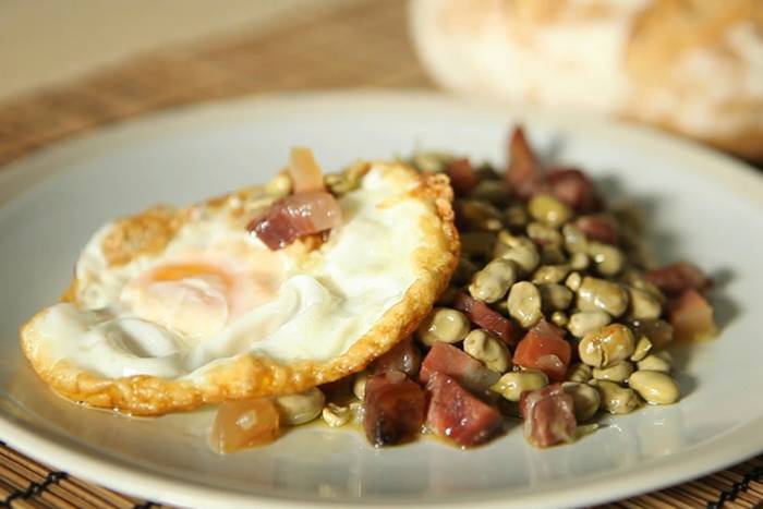 Habas con Jamón