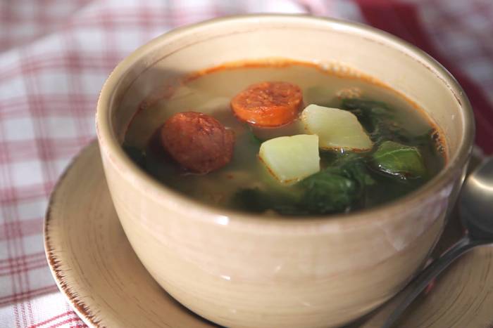 Caldo gallego