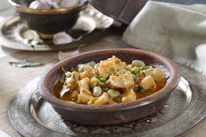 Sepia guisada con habitas