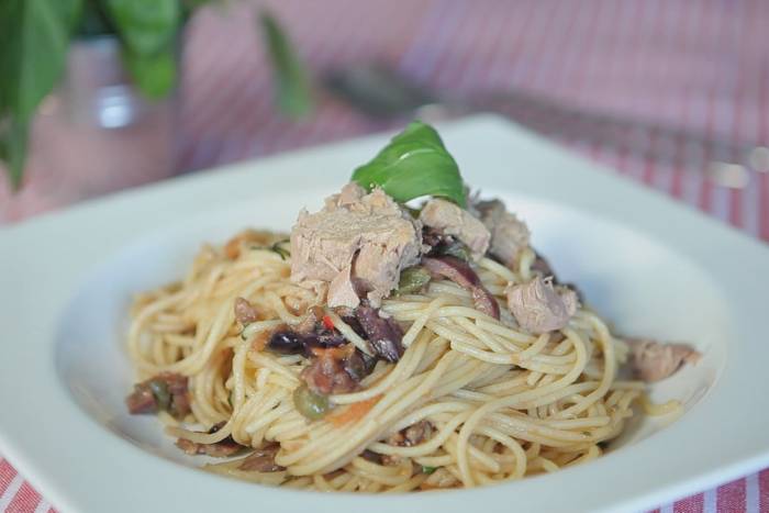 Espaguetis a la putanesca