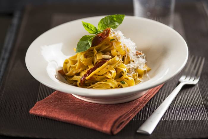 Tallarines al pesto siciliano