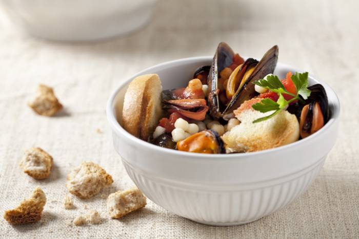 Cuscús con caldo de mejillones