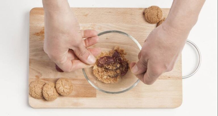 Moja las galletas con vino dulce
