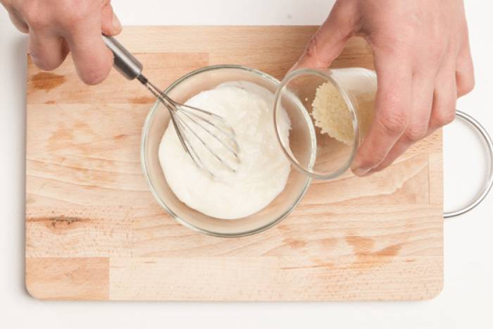 Añade queso a la bechamel