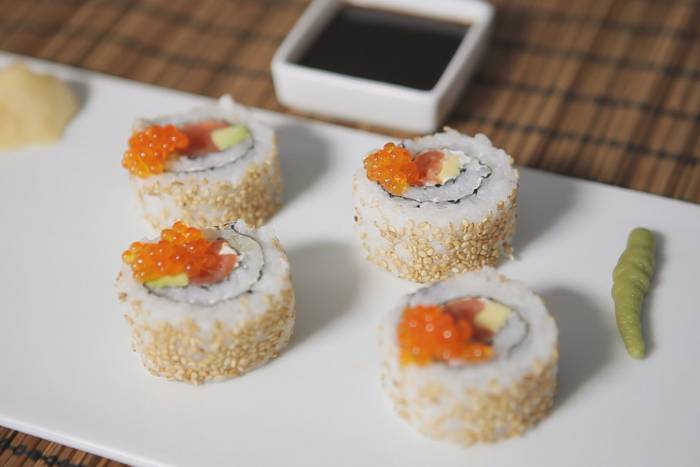 California Roll (Ura maki o Maki al revés)