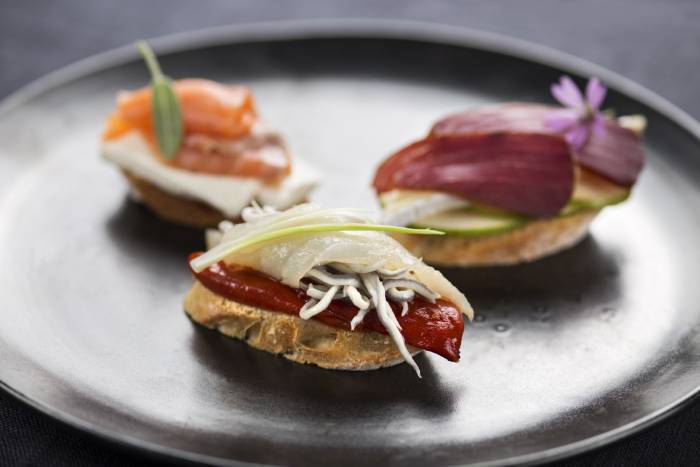 Montaditos de ahumados