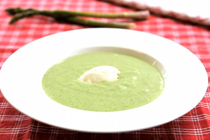 Crema de espárragos trigueros y acelgas