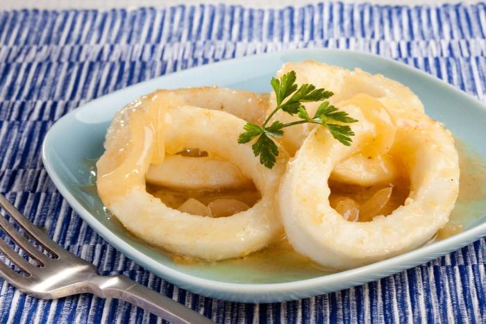 Calamares encebollados