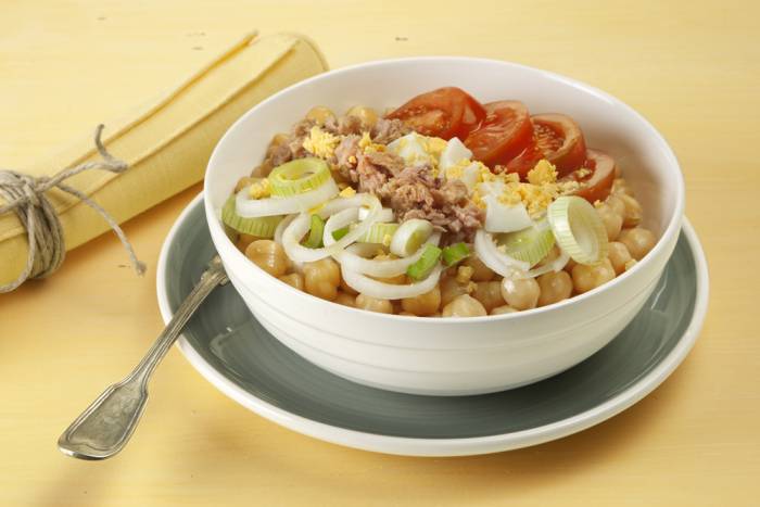Ensalada de garbanzos y atún