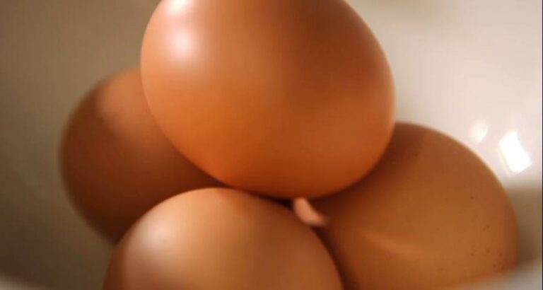 Comprueba la frescura de los huevos