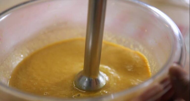 Salsas sin grumos con un colador chino